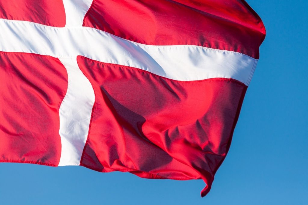 Dansk-Flag-1030x684